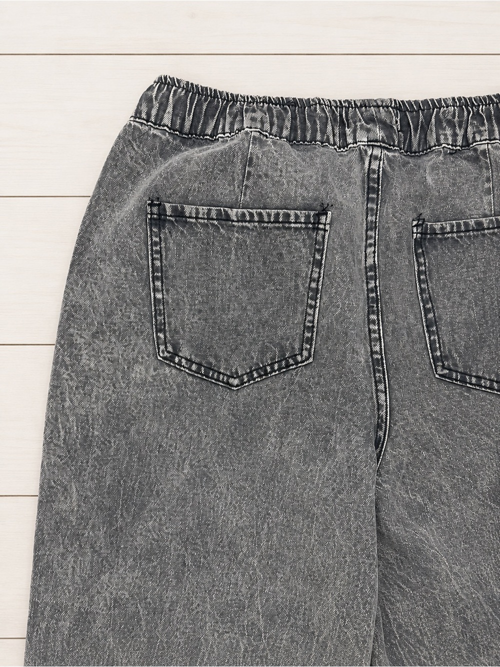 Forever 21 Acid Washed Black Cropped Jogger Jeans - Picture 3 of 4